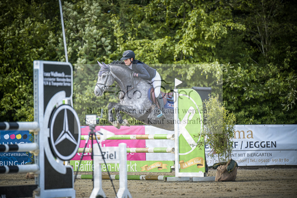DOS_8066 | Entdecke hochwertige Reitturnierfotos von Foto Oger. Professionell, emotional und authentisch – jetzt Lieblingsmomente im Shop bestellen.Deutschlandweite Turnierfotografie. - Realisiert mit Pictrs.com