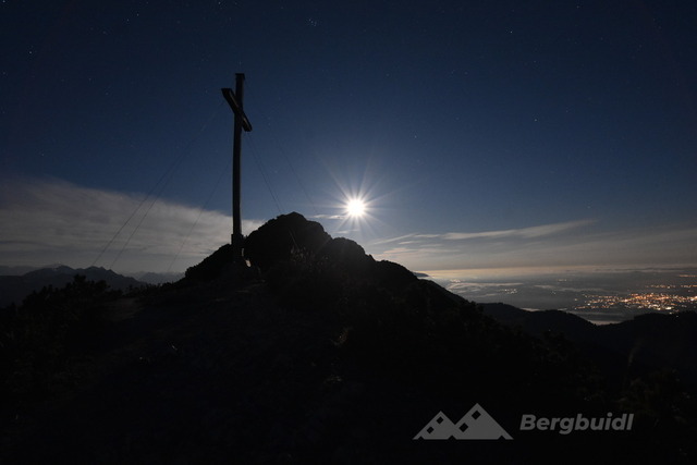 Herzogstand Mond 2025-01 | Landschaftsfotografie Berge Mountain Landscape FotografieNatur Bilder Buidl Bergbuidl Bayern Heimat BergfotografieSonnenaufgang Sonnenuntergang Hobbyfotograf Bilderverkauf Leinwand - Realisiert mit Pictrs.com