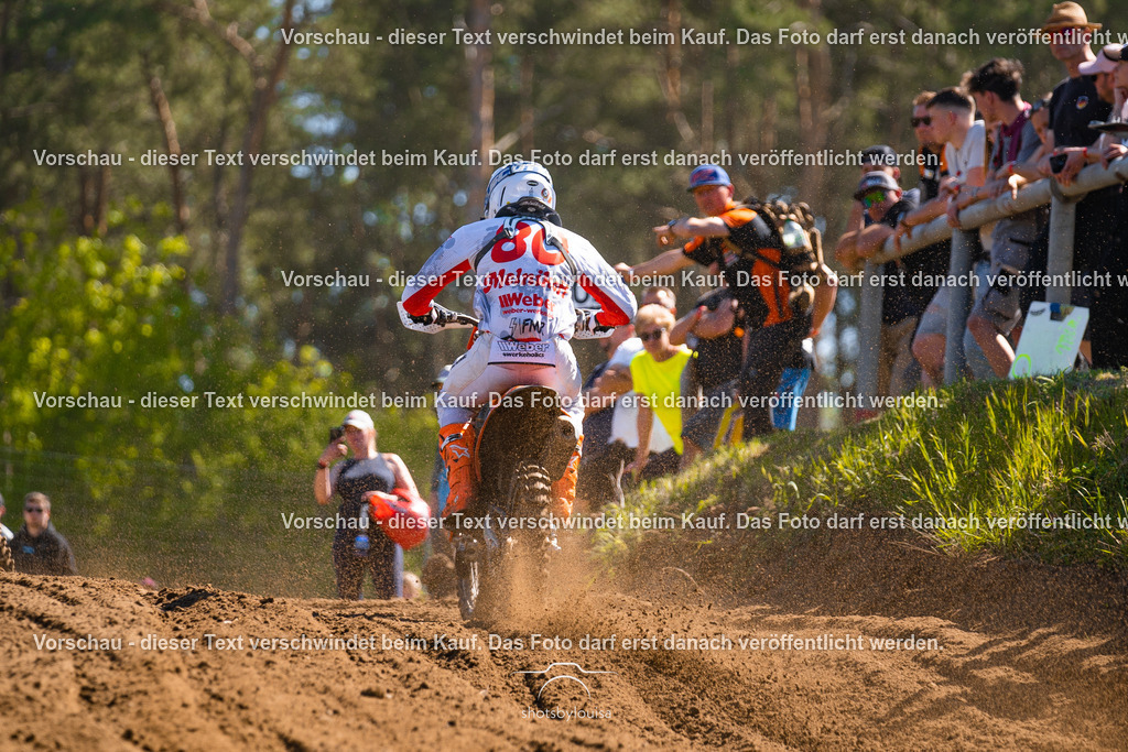20260501_MCWriezen-3352 | Sportfotografin aus Berlin-Brandenburg mit Fokus auf Motocross. Ich halte deine sportliche Leistung und echte Emotionen auf und neben der Strecke professionell fest. Entdecke die Fotos von deinem Rennen und bestelle sie direkt hier im Shop.