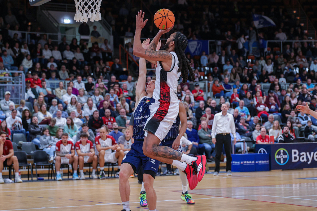 BAYER GIANTS vs VfL Sparkassenstars Bochum-38 | Fotos von Basketballspielen aus dem Raum NRW fotografiert von Gero Mueller-Laschet und Daniel Schaefer - Realisiert mit Pictrs.com