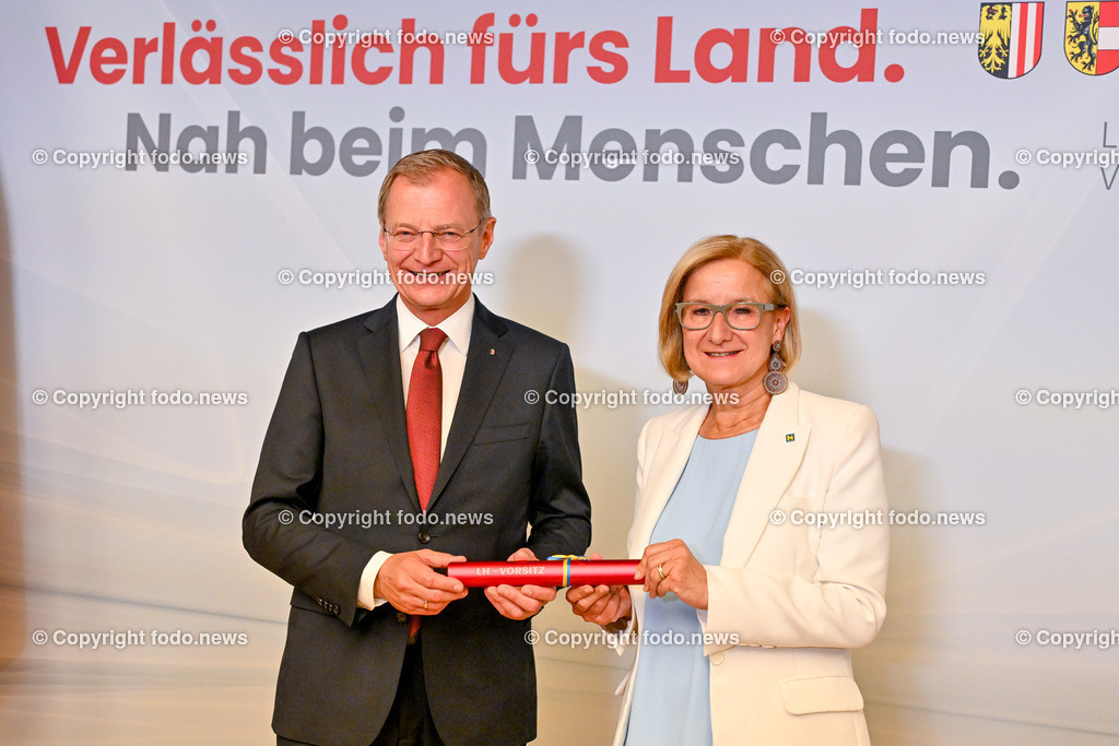 Pressekonferenz Land Ooe_ Oberoesterreich uebernimmt den Vorsitz in der Landeshauptleute-Konferenz_ 03.07.2024-70 | 03.07.2024, Linz, AUT, Pressekonferenz Land Ooe, Oberoesterreich uebernimmt den Vorsitz in der Landeshauptleute-Konferenz, im Bild Thomas Stelzer (VP, Landeshauptmann Oberoesterreich), Johanna Mikl-Leitner (VP, Landeshauptfrau Niederoesterreich)