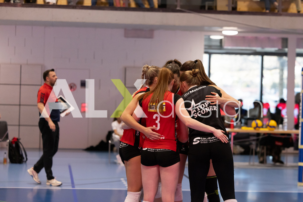 Volleyball I Frauen I Saison 2025-2026 I Volleyball NLA | Women I 1/4 Finals I  BIWI VFM - VC Kanti Schaffhausen I 01.03.2026 | VC Kanti Schaffhausen Spielerinnenkreis - Realisiert mit Pictrs.com