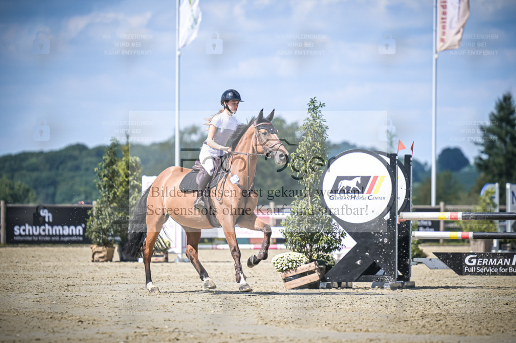 DOS_0343 | Entdecke hochwertige Reitturnierfotos von Foto Oger. Professionell, emotional und authentisch – jetzt Lieblingsmomente im Shop bestellen. - Realisiert mit Pictrs.com