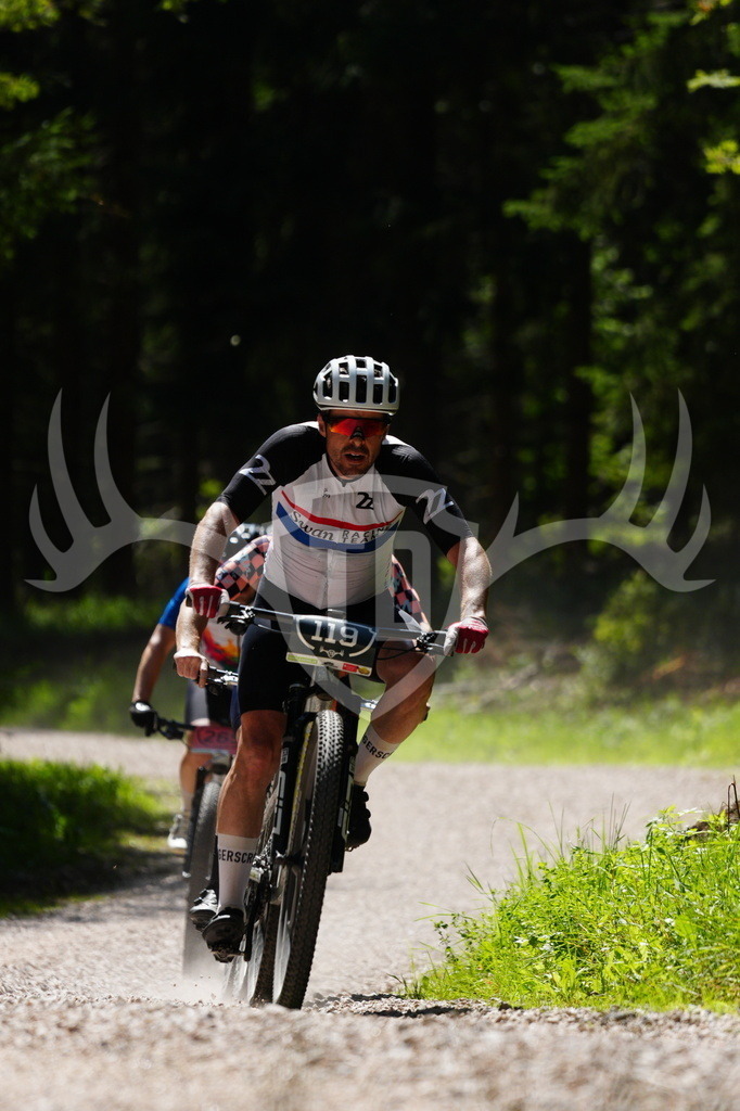 FC605549 | Fotogalerie der Treibjagd im Dunkelwald - Dein MTB Etappenrennen im Erzgebirge - Realisiert mit Pictrs.com
