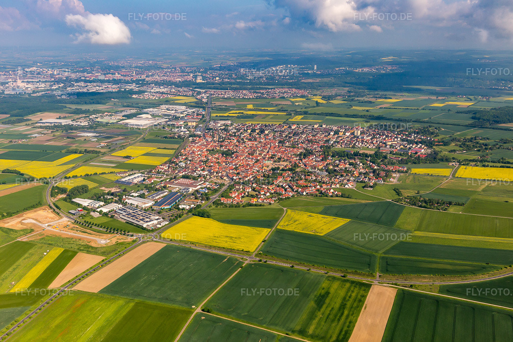 Luftbild: Ortsansicht von Südosten in Gochsheim im Bundesland Bayern in Deutschland. Foto: IMG_099926.jpg vom 25.05.2017 durch Werner Riehm/FLY-FOTO.de