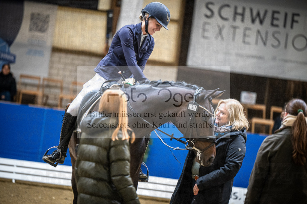 DOS_0046 | Entdecke hochwertige Reitturnierfotos von Foto Oger. Professionell, emotional und authentisch – jetzt Lieblingsmomente im Shop bestellen.Deutschlandweite Turnierfotografie. - Realisiert mit Pictrs.com
