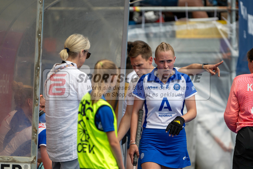Final4_20250531-1456-Z09_3017 | Krefeld, Deutschland, 31.05.2025:  Feldhockey Final4 2025 – „Deutsche Feldhockey-Meisterschaften 2025“ im Gerd-Wellen-Hockeyanlage am 31.05.2025 in Krefeld, Deutschland. (Foto von Kramhöller/Fehrmann/Kaste)Krefeld, Germany, 31.05.2025: Feldhockey Final4 2025 – „Deutsche Feldhockey-Meisterschaften 2025“ in Gerd-Wellen-Hockeyanlage at 31.05.2025 in Krefeld, Deutschland. (Foto from Kramhöller/Fehrmann/Kaste)