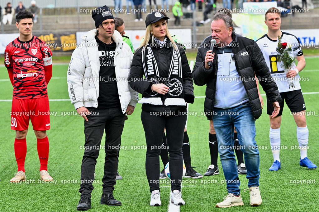 SV Spittal 1921 vs. ATUS Ferlach 24.3.2024 | Sandra Bucher Sängerin, Wolfgang Oswald
Individualtrainer SV Spittal, SV Spittal 1921 vs. ATUS Ferlach 24.3.2024, SV Spittal 1921 vs. ATUS Ferlach am 24.03.2024 in Spittal an der Drau (Goldeck Stadion), Austria, (Photo by Bernd Stefan)