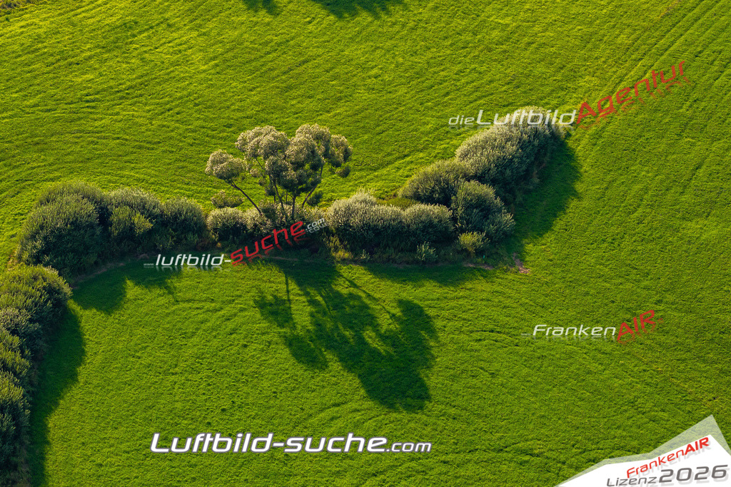 Das Luftbild zeigt : Roter Main Kulmbach - Die Luftaufnahme wurde 2024 vom UL-Flugzeug aus erstellt ( keine Drohne ) - Hochauflösende Luftaufnahme - Für grossformatige Ausdrucke geeignet. Die Geschenkidee !Mit Lizenz und Bildrechte bestellbar