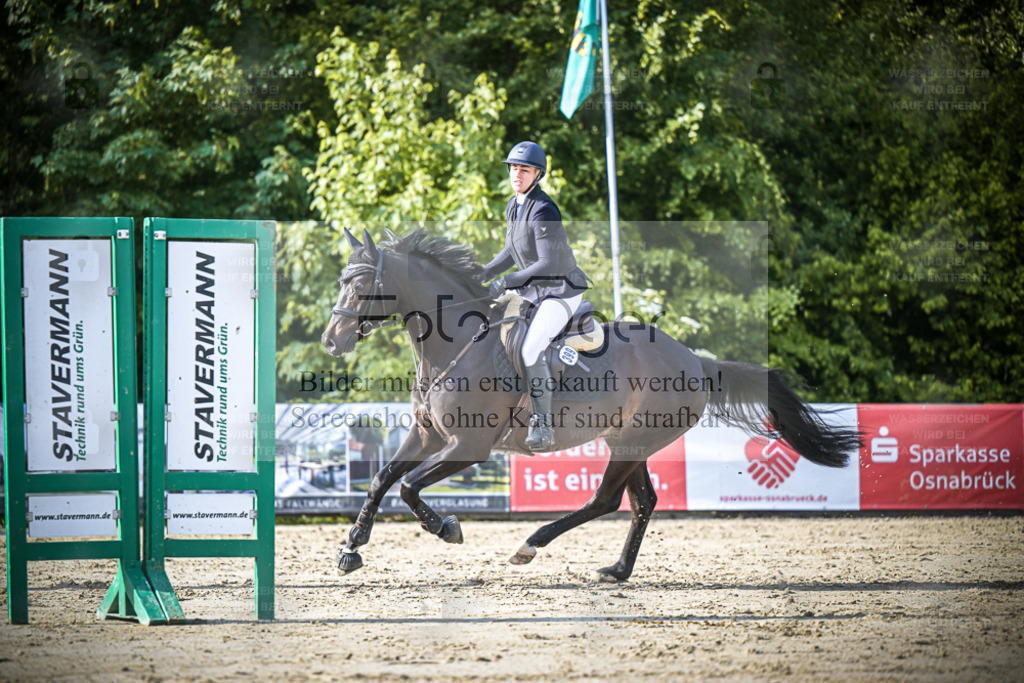 DOS_2447 | Entdecke hochwertige Reitturnierfotos von Foto Oger. Professionell, emotional und authentisch – jetzt Lieblingsmomente im Shop bestellen. - Realisiert mit Pictrs.com