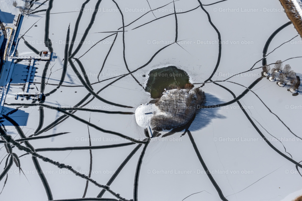 4043846 | Naturschutzinsel in dem mit Eis bedeckten Phönixsee, Dortmund