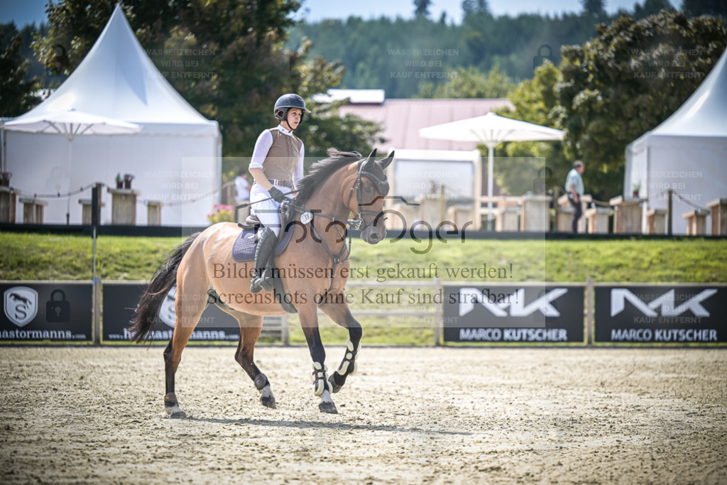 DOS_6256 | Entdecke hochwertige Reitturnierfotos von Foto Oger. Professionell, emotional und authentisch – jetzt Lieblingsmomente im Shop bestellen. - Realisiert mit Pictrs.com