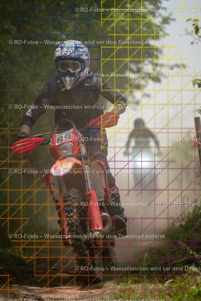 Niederwürzbach 2 Lauf-1210 | Sportfotografie von RO-Fotos: Motorsport, Motocross, Enduro, Laufveranstaltungen und Triathlon. Professionelle Fotos von Sportlern und Events. - Realisiert mit Pictrs.com