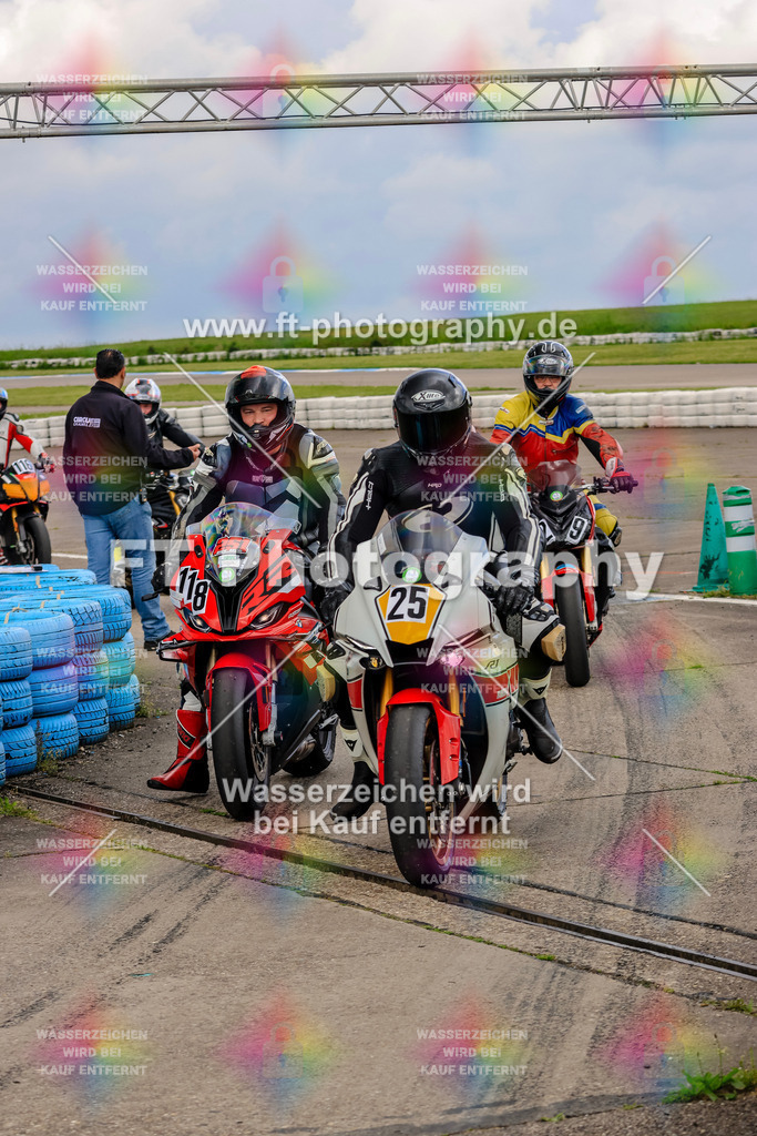 MotoTeam-9417 | Hier findet Ihr Bilder von Touristenfahrten auf der Nürburgring Nordschleife oder von anderen Veranstaltungen die ich besucht habe. Viel Spass beim Durch Schauen 