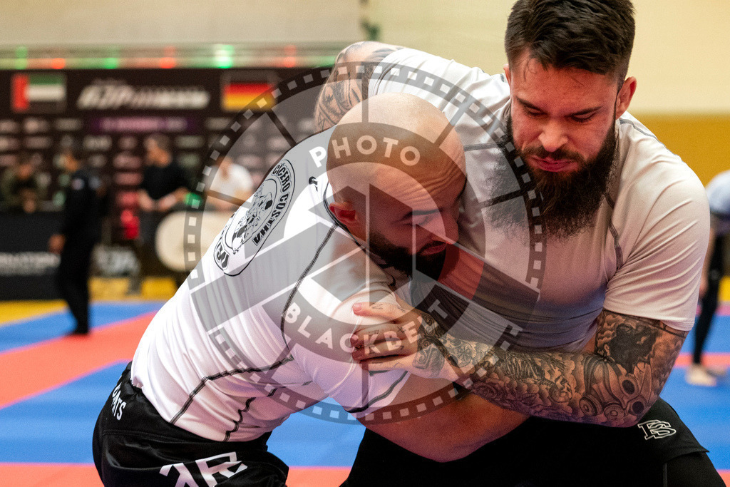 20231118PBB13694 | Fighters compete during the AJP Tour 600 Frankfurt Championship in Frankfurt/Main, Germany, on November 18, 2023.