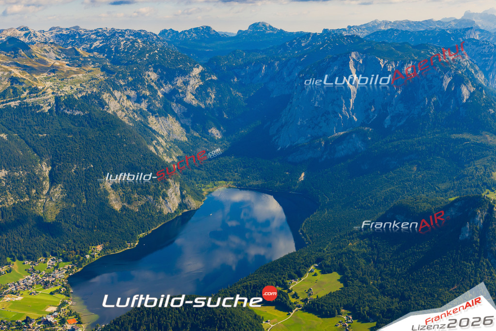Luftaufnahme von Altaussee - Die Luftaufnahme wurde 2025 vom UL-Flugzeug heraus erstellt ( keine Drohne ) - Hochauflösende Luftaufnahme - für professionelle Ausdrucke geeignet. Die Geschenkidee !Mit Lizenz und Bildrechte bestellbar