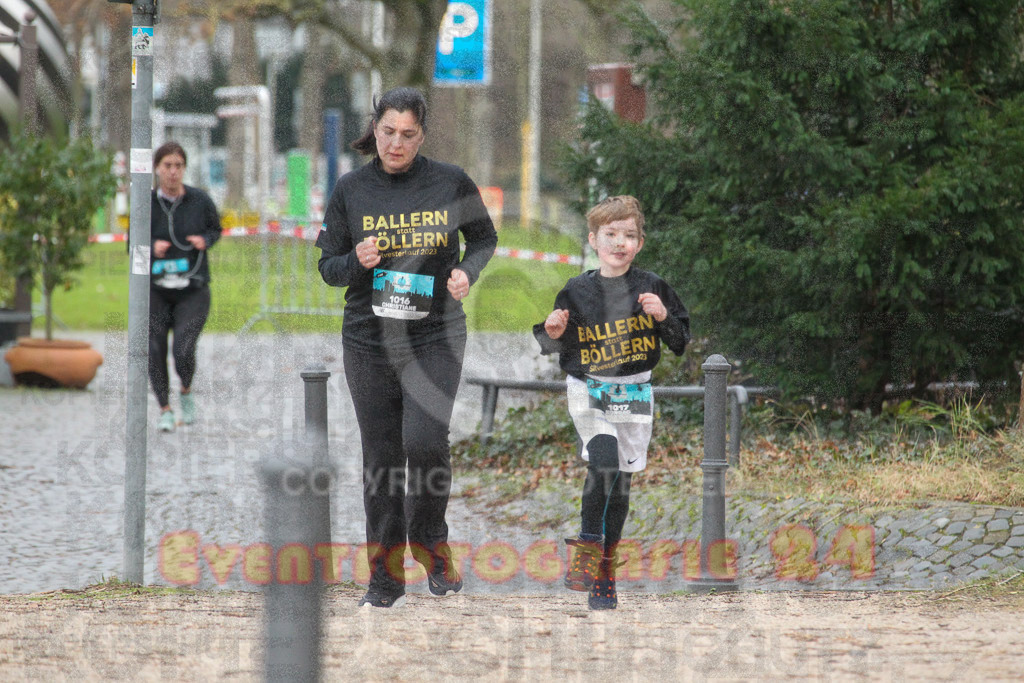 231231_1029_EV4_8905 | Sportfotografie im Rhein-Sieg Kreis, Köln, Bonn, NRW, Rheinland Pfalz, Hessen, etc. Unser Tätigkeitsfeld umfasst den Laufsport vom Volkslauf über den Marathon, Duathlon, Triathon bis zum Ultralauf wie Kölnpfad Ultra oder Schindertrail.