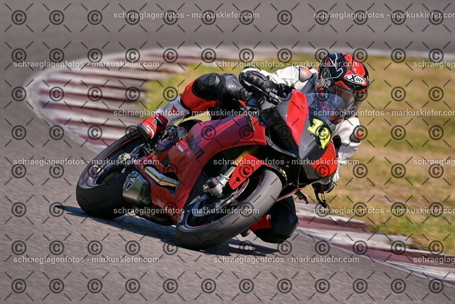 26bt05-0918 | markuskiefer.com - Realisiert mit Pictrs.com
