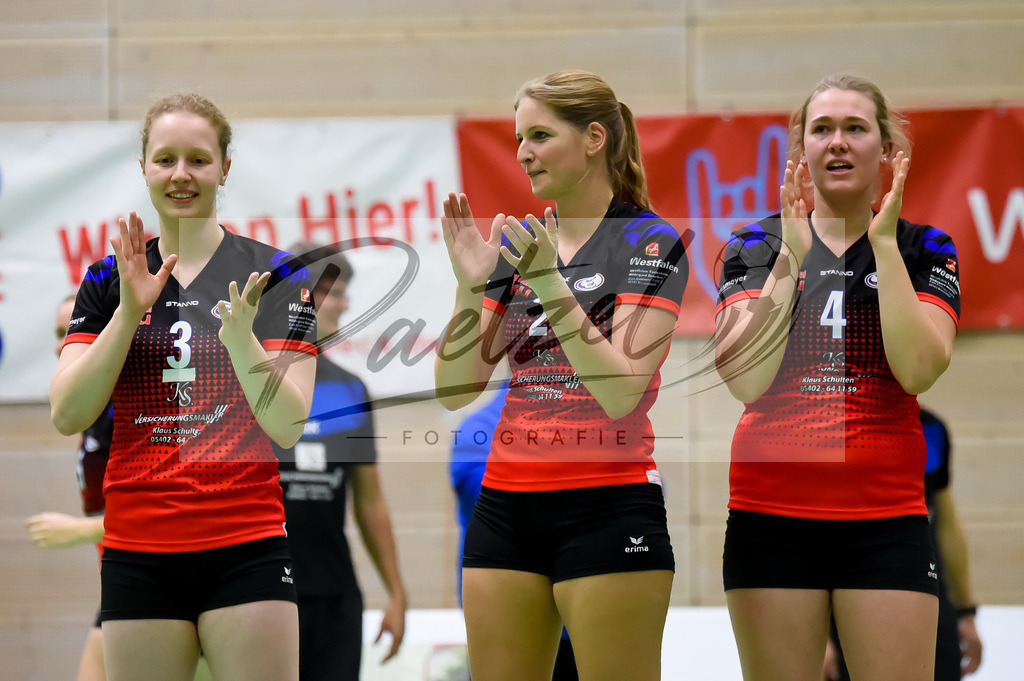 VCOBWA20211106_013 | Volleyball, Frauen:   bei dem Spiel der 3. Liga West zwischen VC Osnabrueck und SV BW Aasee in der Schlosswallhalle am 06.11.2021 in Osnabrueck, Deutschland. - Realisiert mit Pictrs.com