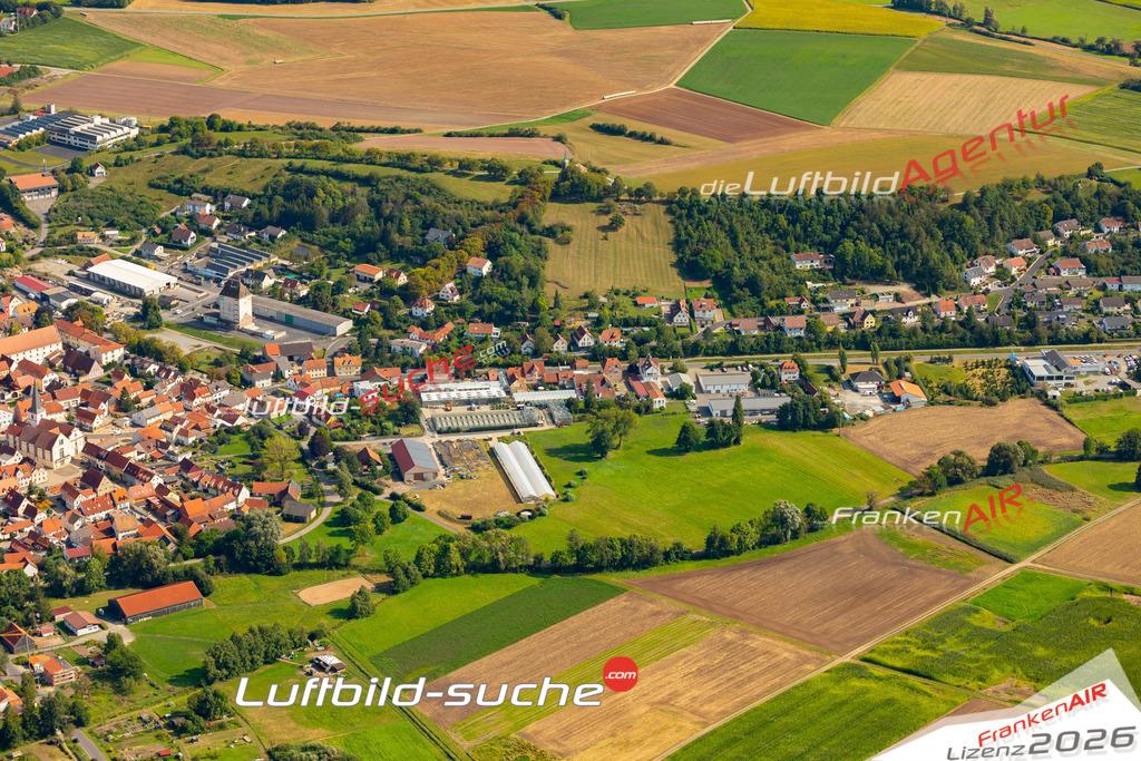 Das Luftbild zeigt :  Stadtlauringen - Die Luftaufnahme wurde 2024 vom UL-Flugzeug aus erstellt ( keine Drohne ) - Hochauflösende Luftaufnahme - Für grossformatige Ausdrucke geeignet. Die Geschenkidee !Mit Lizenz und Bildrechte bestellbar