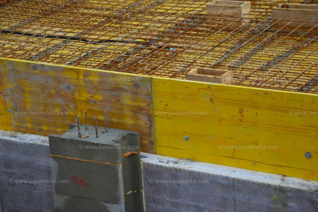 bib-lg04-betonarbeiten-0296 | Nach LV-Leistungsgruppen sortierte Detailfotos über den Bau eines Hauses. Alle Hausbau-Bilder direkt vom Urheber und Autor der Website Haus-Selber-Bauen.com