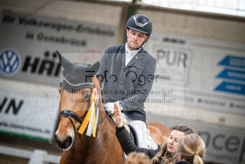 DOS_0006 | Entdecke hochwertige Reitturnierfotos von Foto Oger. Professionell, emotional und authentisch – jetzt Lieblingsmomente im Shop bestellen.Deutschlandweite Turnierfotografie. - Realisiert mit Pictrs.com