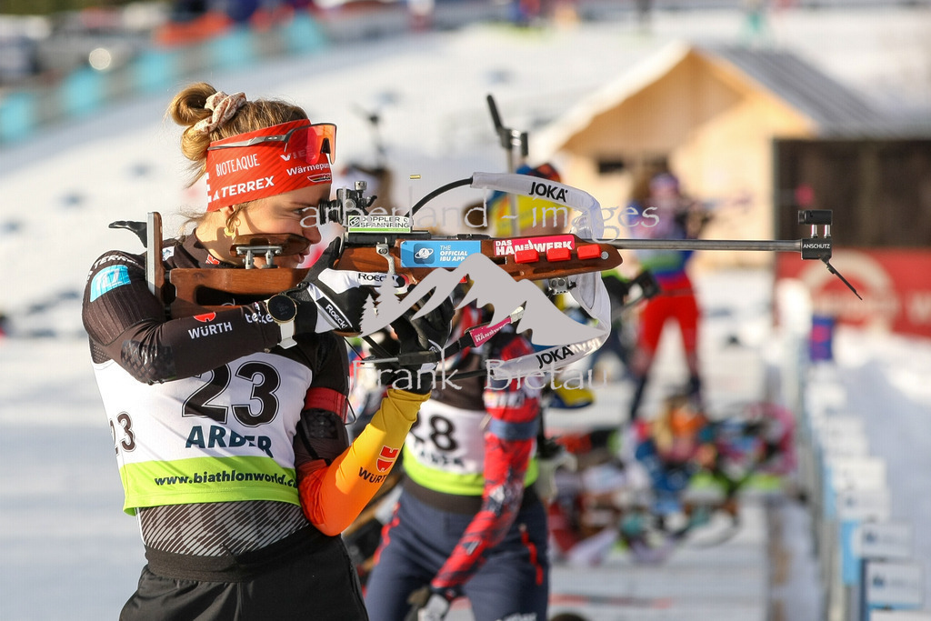 993T1796 | Marlene Fischtner