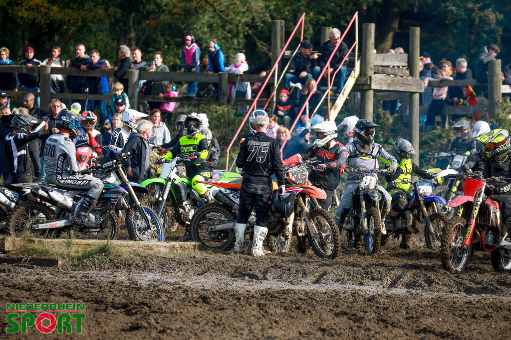 OpenTrack2024_Sonntag_Hobbyfahrer_119 | Bildergalerie von Sport-Ereignissen aber auch von weiteren spannenden Dingen - nicht nur vom Niederrhein. In Anlehnung an den bekannten Spruch von Hanns Dieter Hüsch heißt das Motto: "Niederrhein ist überall".  - Realisiert mit Pictrs.com