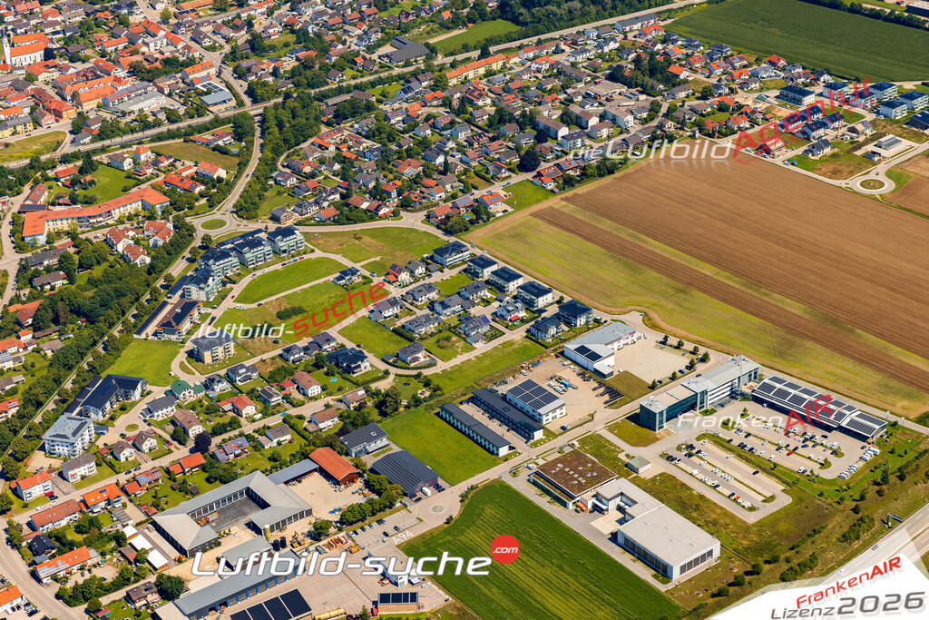 Luftaufnahme der Stadt Ampfing - Die Luftaufnahme wurde 2025 vom UL-Flugzeug heraus erstellt ( keine Drohne ) - Hochauflösende Luftaufnahme - für professionelle Ausdrucke geeignet. Die Geschenkidee !Mit Lizenz und Bildrechte bestellbar