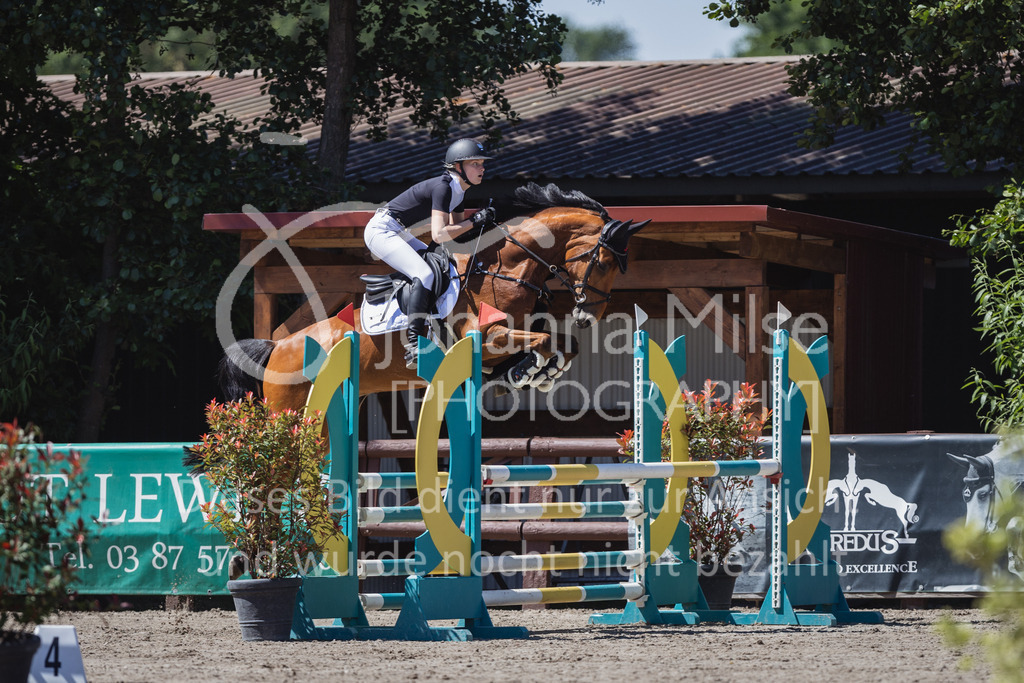 230610_Mühlen_A-Spr2-709 | Deine schönsten Turniermomente als professionelle Fotos! Entdecke hochwertige Pferdesport-Fotografie im Online-Shop. Jetzt Fotos finden & bestellen!