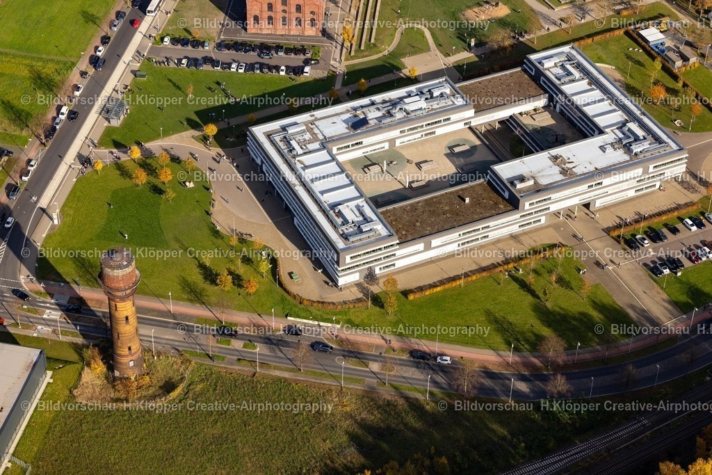 Luftbilder Alsdorf-7394 | Schulgebäude der des " Gymnasium der Stadt Alsdorf " an der Konrad-Adenauer-Allee in Alsdorf im Bundesland Nordrhein-Westfalen, Deutschland. - Realisiert mit Pictrs.com