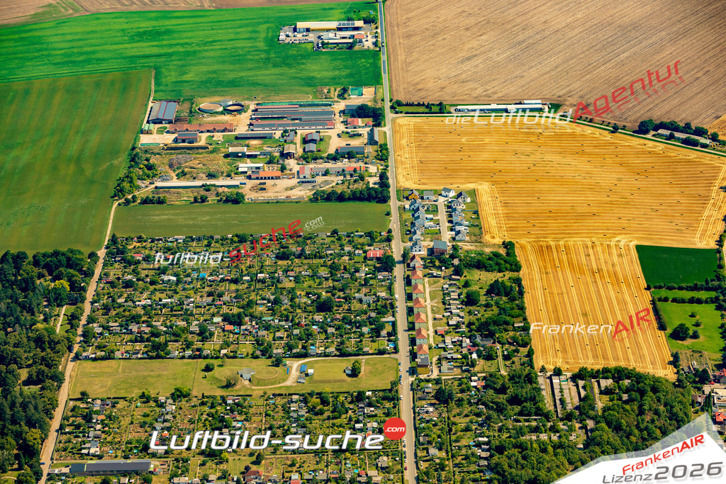 Luftbild der Stadt Apolda - Das Luftbild wurde 2025 vom UL-Flugzeug heraus erstellt ( keine Drohnenaufnahme ) - Hochauflösende Luftaufnahme - für Wandbilder und großformatige Ausdrucke geeignet. Das besondere Geschenk!Hier alle&nbsp;Infos zur Lizenzierung der LuftaufnahmeWir fliegen auch dieses Jahr wieder in Ihre Region um Luftbilder zu erstellen.- Luftbild anfragen