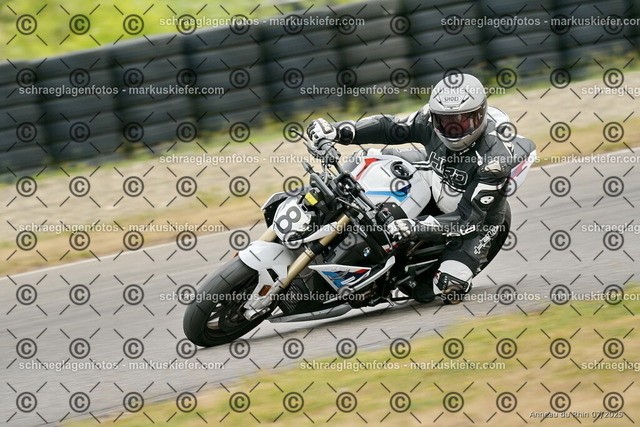 25bt05-1550 | markuskiefer.com - Realisiert mit Pictrs.com