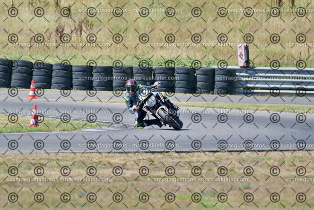 26bt04-0788 | markuskiefer.com - Realisiert mit Pictrs.com