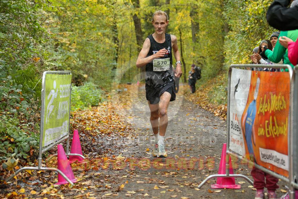 251026_1153_EX1_9762 | Sportfotografie im Rhein-Sieg Kreis, Köln, Bonn, NRW, Rheinland Pfalz, Hessen, etc. Unser Tätigkeitsfeld umfasst den Laufsport vom Volkslauf über den Marathon, Duathlon, Triathon bis zum Ultralauf wie Kölnpfad Ultra oder Schindertrail.