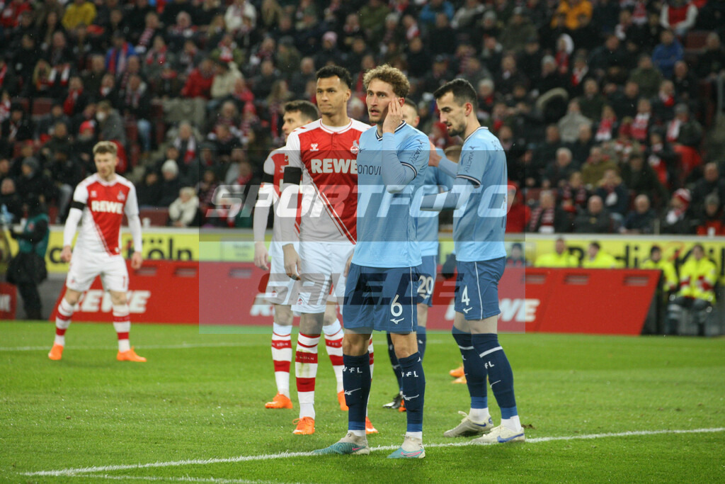 1. FC Köln - VFL Bochum | V. r.: Erhan Masovic, Patrick Osterhage und Davie Selke - © Sportfoto-Sale (MK) - Realisiert mit Pictrs.com