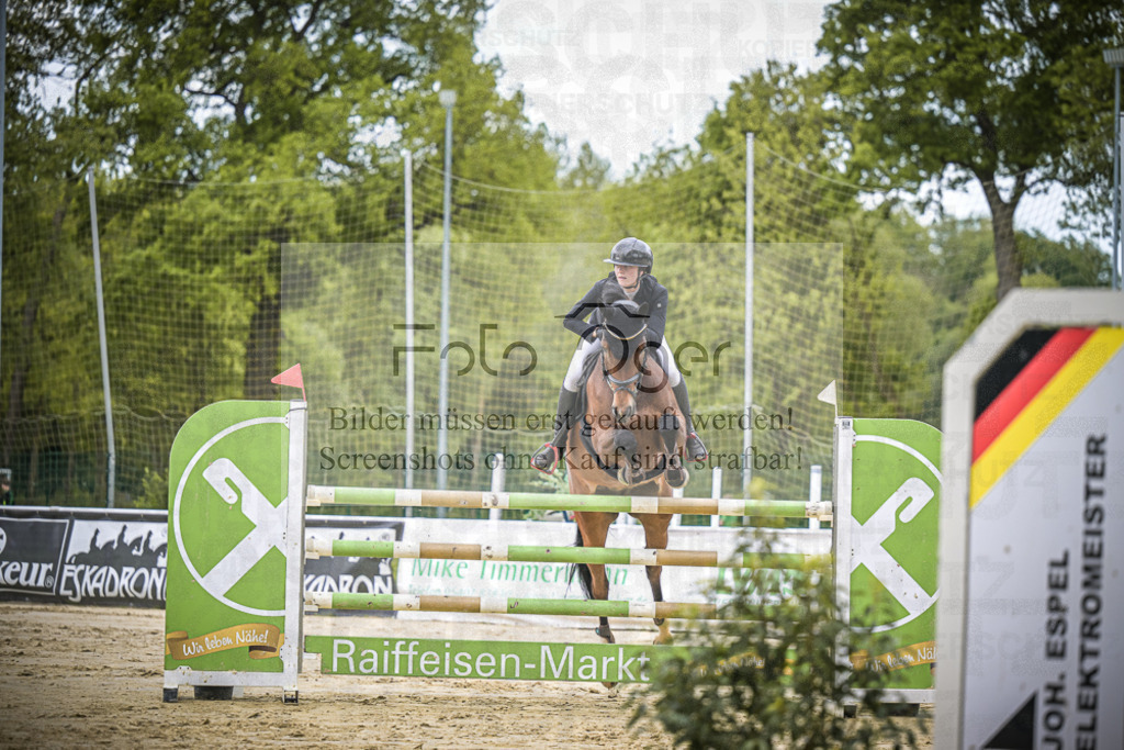 DOS_9603 | Entdecke hochwertige Reitturnierfotos von Foto Oger. Professionell, emotional und authentisch – jetzt Lieblingsmomente im Shop bestellen.Deutschlandweite Turnierfotografie. - Realisiert mit Pictrs.com