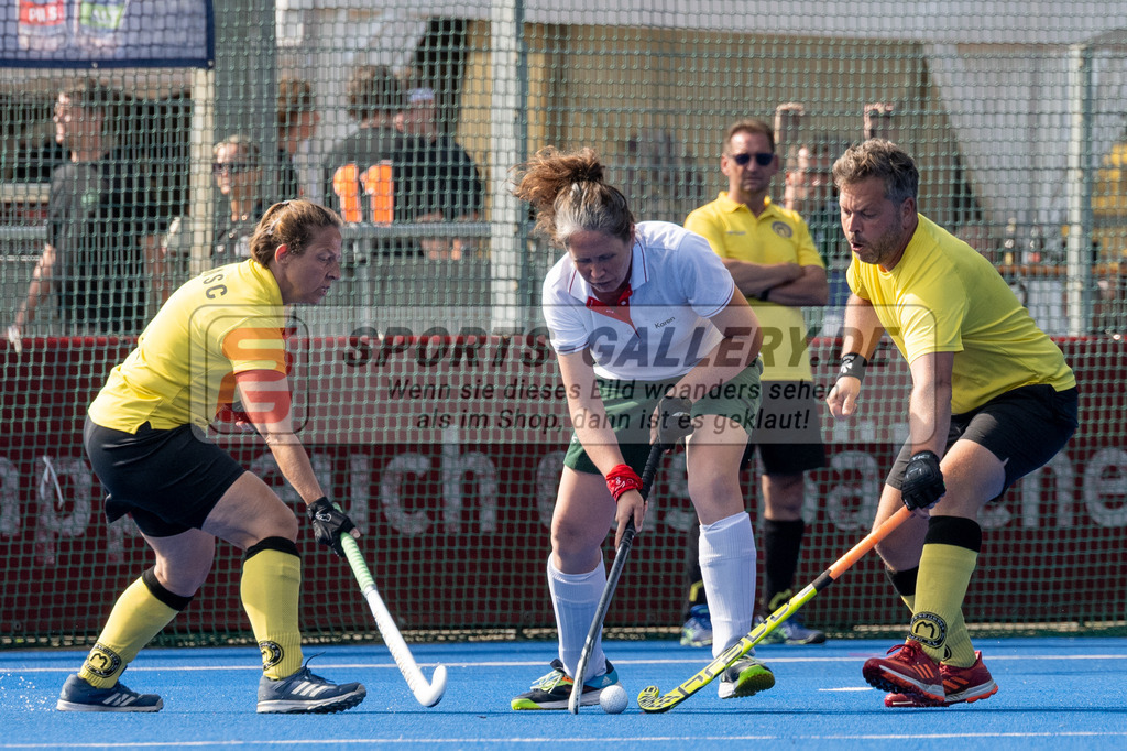SFE_20240817_0017 | Krefeld, Deutschland, 17.08.2024:  European Cup for Recreational Hockey Players im KTHC Stadion Rot-Weiss Köln Tennis and Hockey Club am 17.08.2024 in Krefeld, Deutschland. (Foto von Stephan Fehrmann)Krefeld, Germany, 17.08.2024: European Cup for Recreational Hockey Players in KTHC Stadion Rot-Weiss Köln Tennis and Hockey Club at 17.08.2024 in Krefeld, Deutschland. (Foto from Stephan Fehrmann)