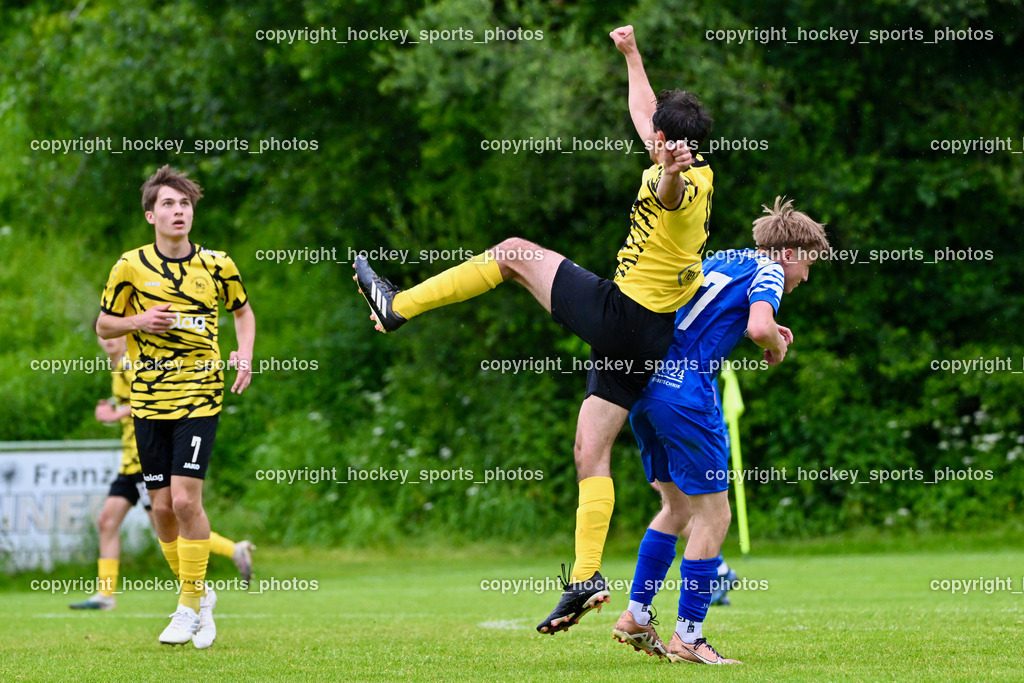 SV Wernberg vs. FC Faakersee | #7 Felix Michael Bachlechner FC Faakersee, #9 Thomas Unterguggenberger FC Faakersee, #17 Sandro Christopher Matschek SV Wernberg, SV Wernberg vs. FC Faakersee, SV Wernberg vs. FC Faakersee am 01.06.2024 in Wernberg (Sportplatz Wernberg), Austria, (Photo by Bernd Stefan)
