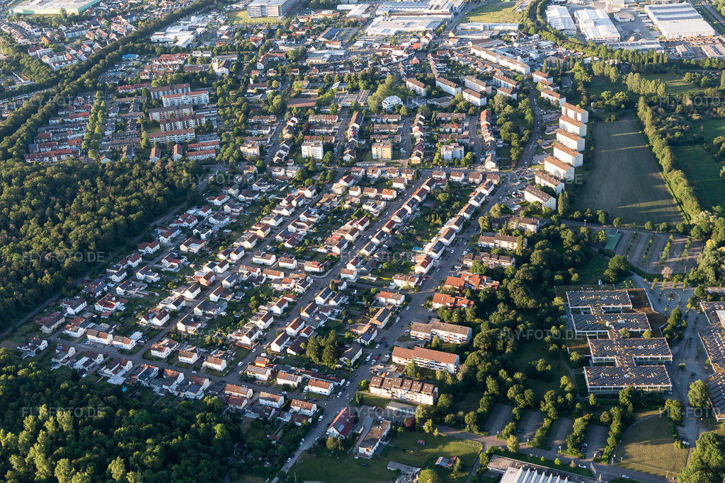 Luftbild: Waldstr in Bruchsal im Bundesland Baden-Württemberg in Deutschland. Foto: IMG_115257.jpg vom 13.06.2019 durch Werner Riehm/FLY-FOTO.de