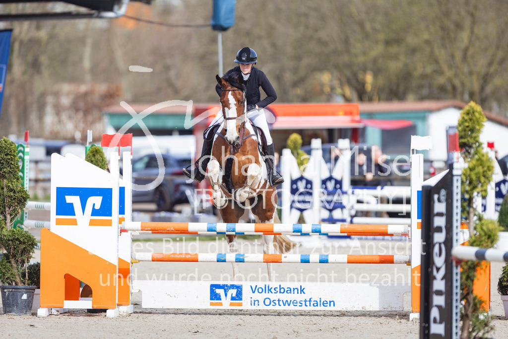 260404_Fruehlingsfest_SprPf-L-204 | Deine schönsten Turniermomente als professionelle Fotos! Entdecke hochwertige Pferdesport-Fotografie im Online-Shop. Jetzt Fotos finden & bestellen!