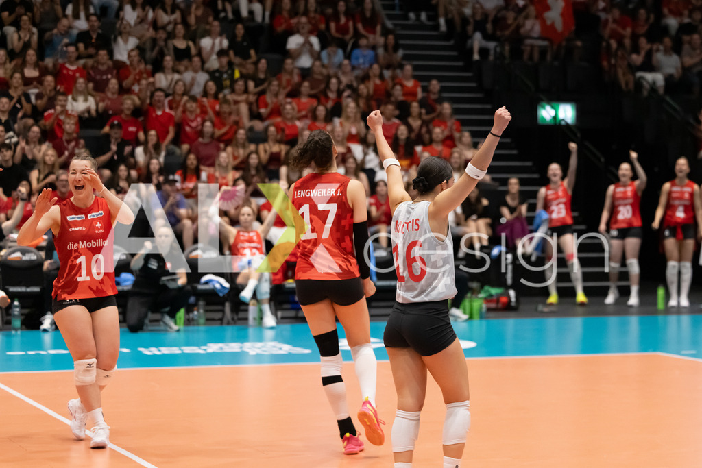 Austria v Switzerland - CEV European League Women | KRIENS, SWITZERLAND - JUNE 14: FABIANA MOTTIS of Switzerland and ORIANE HÄMMERLI of Switzerland celebrating during the CEV European League match between Austria and Switzerland at Pilatus Arena on June 14, 2026 in Kriens, Switzerland. - Realisiert mit Pictrs.com