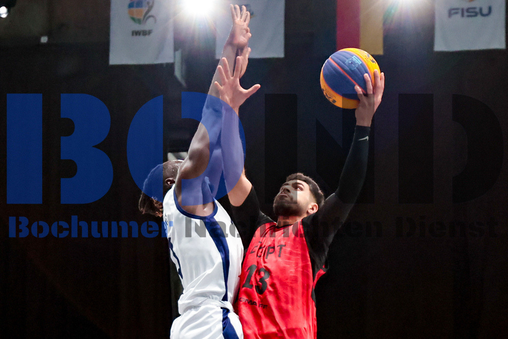 SES_TTG3X320250718-1768 | bond - Realisiert mit Pictrs.com