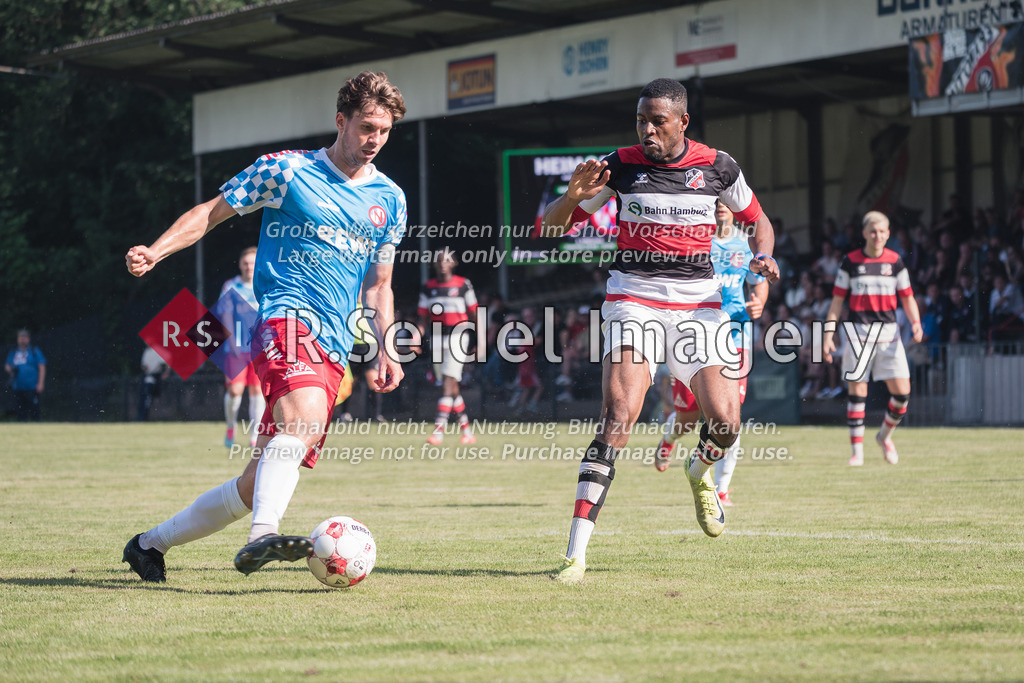 RS-1-126806 | Moritz Christopher Wenzel Frahm (#5, EN03, Teamkapitän), Lesley Kusi Karschau (#19, AFC)