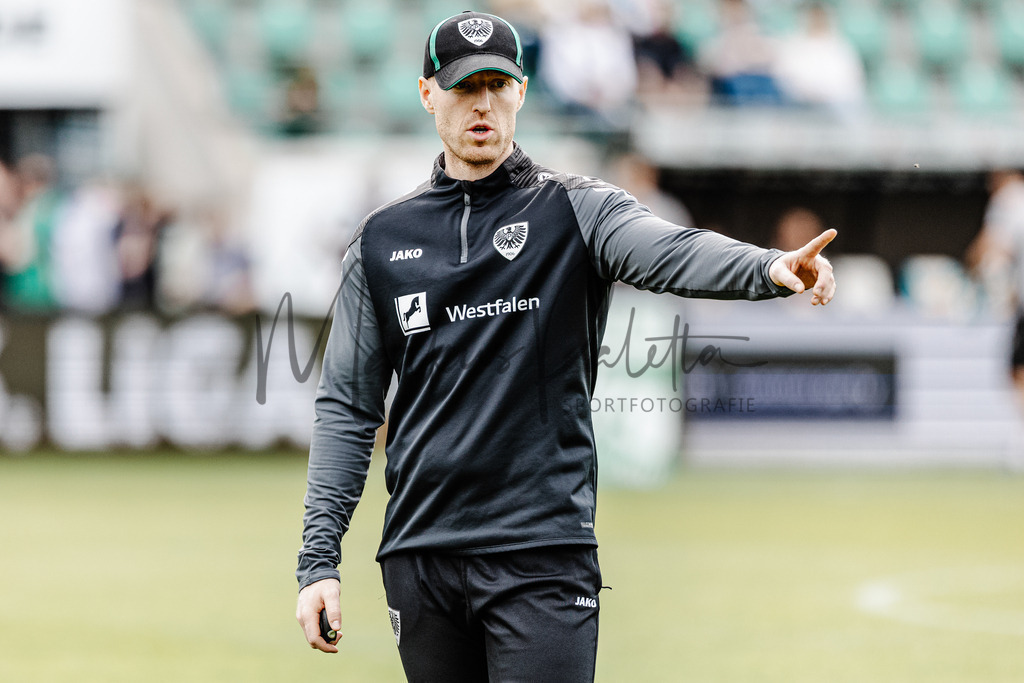 3. Liga, Saison 2023/24, 32. Spieltag: SC Preußen Münster - Jahn Regensburg | Münster, 06.04.2024: 3. Liga, 32. Spieltag, SC Preußen Münster gegen Jahn Regensburg im LVM-Preußenstadion in Münster. Foto: sportfotografie.ms | Markus Paletta - Realisiert mit Pictrs.com