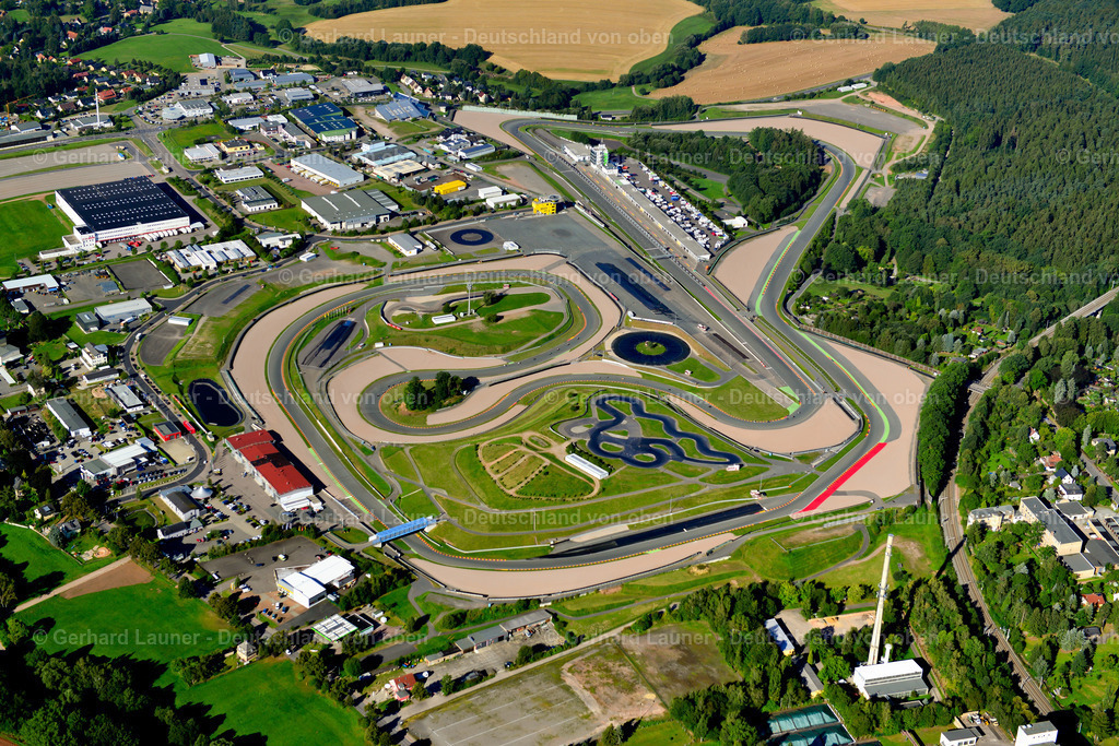 3636819 | OBERLUNGWITZ 25.08.2016 Rennstrecke der Rennbahn am Sachsenring in Oberlungwitz im Bundesland Sachsen. Weiterführende Informationen bei: Allgemeiner Deutscher Automobil-Club Sachsen e.V.. // Racetrack racecourse in Oberlungwitz in the state Saxony. Further information at: Allgemeiner Deutscher Automobil-Club Sachsen e.V.. Foto: Gerhard Launer