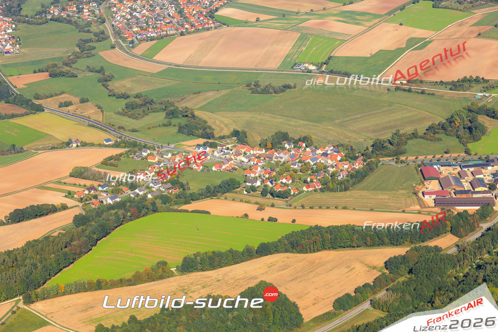 Die Luftaufnahme der Stadt Baunach wurde vom UL-Flugzeug heraus erstellt ( keine Drohne )- hohe Auflösung für beste Qualität