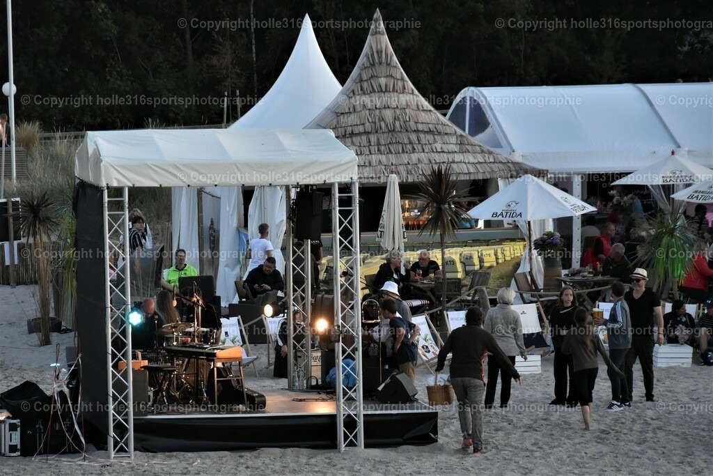 DSC_0114 (2) | Sportfotografie , Motorsport, Motoross, Reitsport, Mointainbike, Enduro,
Landschaft , Outdoor, Eventfotografie, Landschaft, Bilder online bestellen - Realisiert mit Pictrs.com