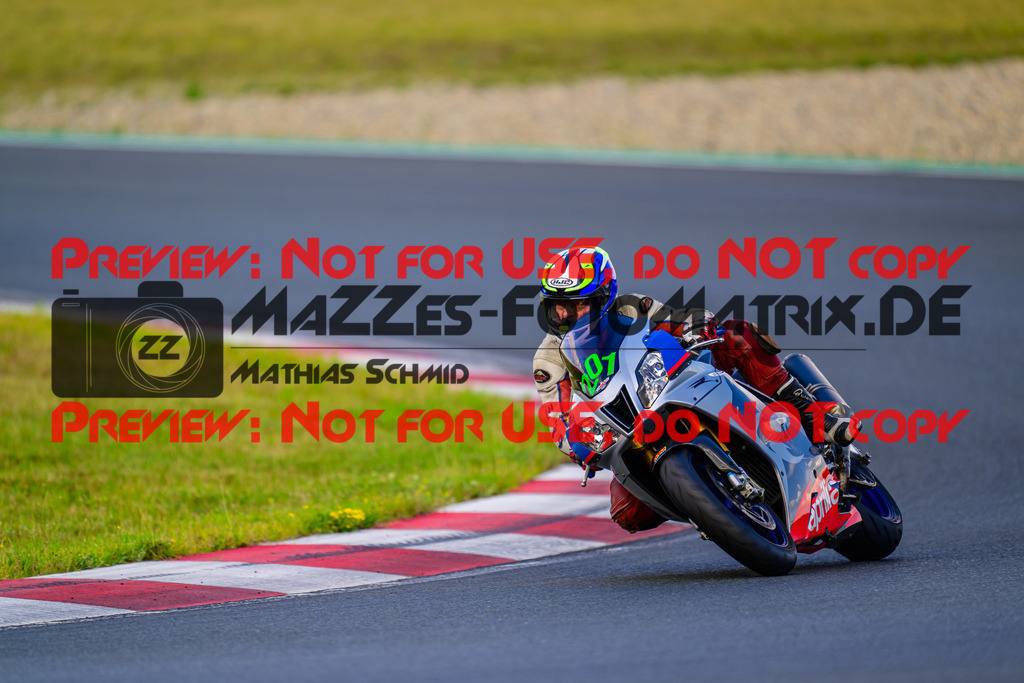 MaZZes_FotoMatrix_240724_6007705_2-186 | GRUEN