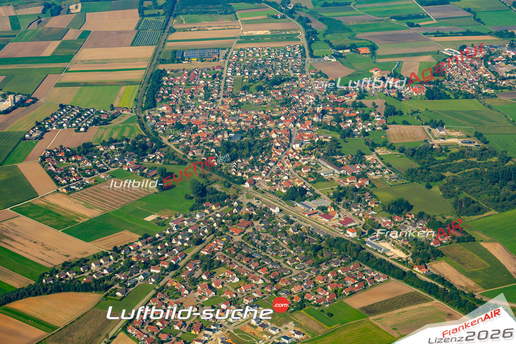 Das Luftbild zeigt :  Burgheim - Die Luftaufnahme wurde 2024 vom UL-Flugzeug aus erstellt ( keine Drohne ) - Hochauflösende Luftaufnahme - Für grossformatige Ausdrucke geeignet. Die Geschenkidee !Mit Lizenz und Bildrechte bestellbar